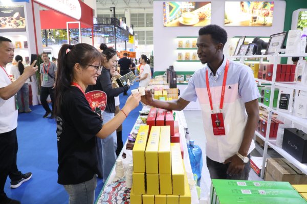 云管家 第二十二届中国（漯河）食品博览会开幕 首次特设美食品鉴区